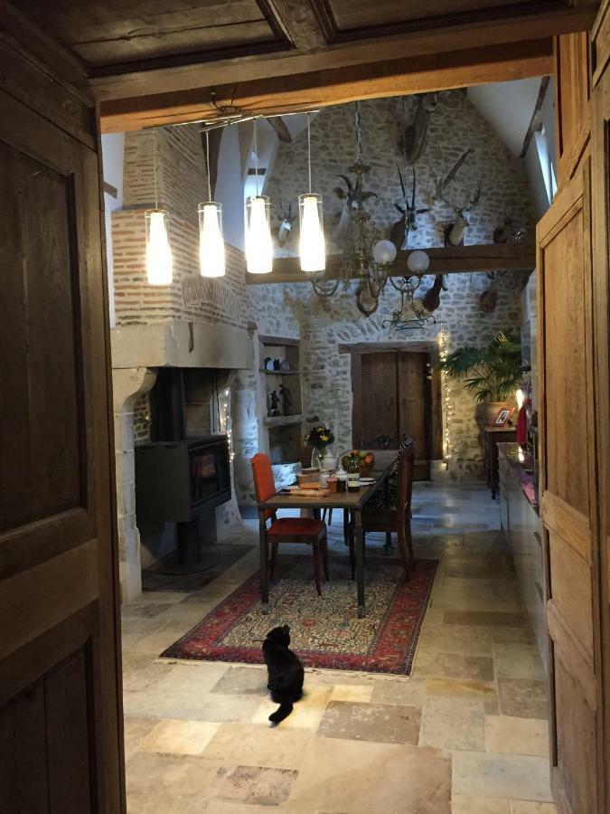 Les Chambres De La Basilique Neuvy-Saint-Sépulchre Extérieur photo